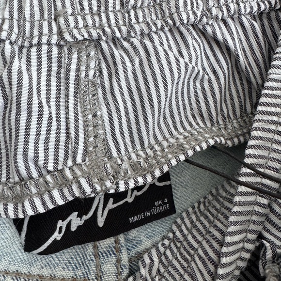 NWOT Couture Club Denim Shorts - Picture 3 of 4